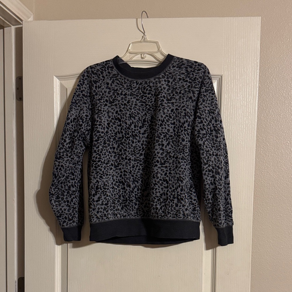 Old Navy Gray and Black Patterned Sweater